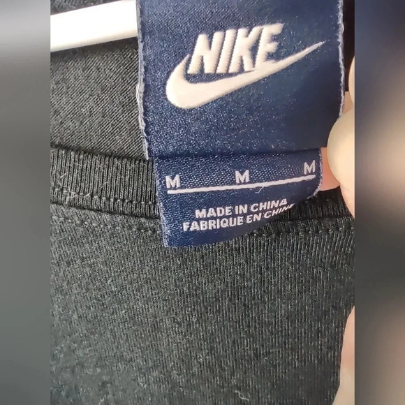 Nike black long sleeve shirt size M neon swoosh - Picture 3 of 5